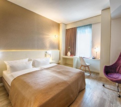 Двухместный номер Superior с балконом двуспальная кровать в Leonardo Hotel Berlin Mitte