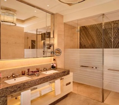 Двухместный люкс клубный Executive c 1 комнатой двуспальная кровать в The Ritz-Carlton Astana