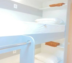 Кровать в общем номере (мужской номер) в Арктика