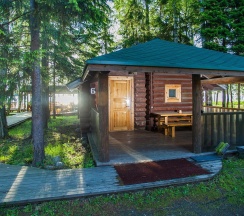 Коттедж стандарт с 2 односпальными и 2 двуспальными кроватями в На ладони