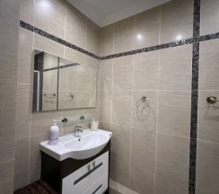 Апартаменты с 2 комнатами с балконом и с красивым видом из окна в Квартирное бюро