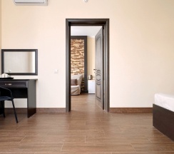 2х комнатный 4х местный номер с видом на море в Alpen House