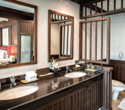 Одноместный люкс Grand односпальная кровать в Alpina Phuket Nalina Resort & Spa