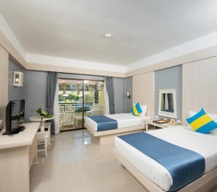 Двухместный номер Superior с видом на бассейн двуспальная кровать в Diamond Cottage Resort & Spa