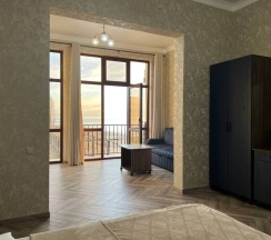 Двухместный люкс с балконом и с красивым видом из окна двуспальная кровать в Blacksea