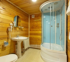 Семейный домик №4 в Allure Lodge