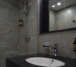 Стандарт в мотеле с балконом в Среди Гор