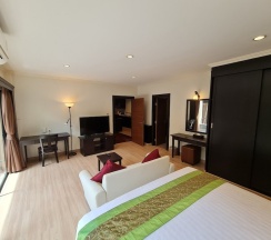 Люкс с балконом в Grand Garden Hotel & Residence