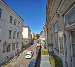 Кровать в общем номере в The Monks Bunk Hostel & Bar