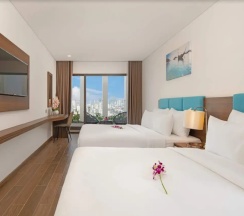 Трёхместный семейный полулюкс в Gold Plaza Hotel Da Nang