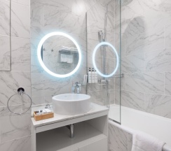 Стандарт в V Hotel&Rooftop lounge