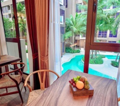 Двухместный номер Deluxe с видом на бассейн двуспальная кровать в The Marin Phuket