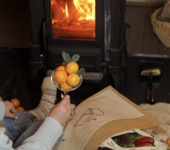 Дом  (желтый) с панорамным видом на лес в Casa Ruza