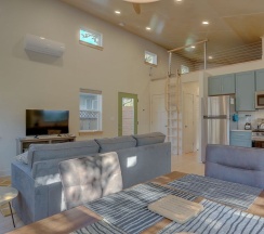 Коттедж в Brand New Modern Mod Pod Home With Private Yard by Redawning