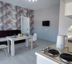 Трёхместный номер Standard с балконом и с видом на город в Кунак