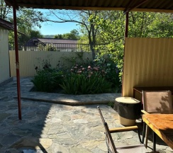 Шестиместные апартаменты с 3 комнатами с балконом в Якорь