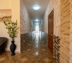 Семейный номер, второй этаж(двуспальная кровать и диван) в Ленивый тюлень