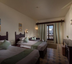 Двухместный номер Standard с видом на горы 2 отдельные кровати в Mazar Resort & Spa