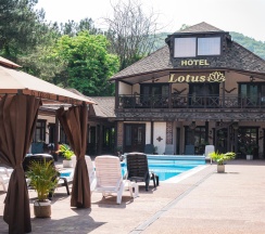 Двухкомнатный 4х местный семейный в Лотос