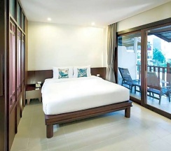 Номер Deluxe с видом на бассейн в Arinara Beach Resort Phuket