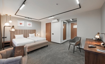 Номер полулюкс с 2 односпальными кроватями в White Hill Hotel