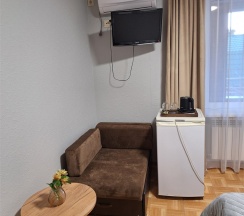 "НЕБО 7" Трехместный Комфортный номер с кроватями TWIN/DBL и одноместным диваном на 2 этаже в Цитрус