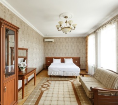 полулюкс в Европа