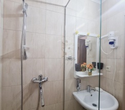 4-местный номер комфорт семейный в Золотой Лев