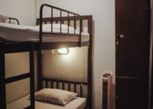 Двухместный номер Economy c 1 комнатой 2 отдельные кровати в Some Rest Hostel Khao San