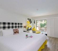 Двухместный номер Pool View Premier двуспальная кровать в Burasari Phuket Resort & Spa