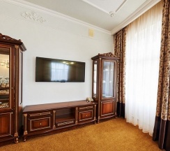 Люкс трехкомнатный в Империал