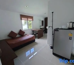 Трёхместный семейный номер Standard в On The Hill Karon Resort