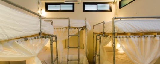 Кровать в общем номере (женский номер) в bloo Hostel