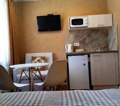 КОМФОРТ с двуспальной кроватью в Дарина-Абзаково