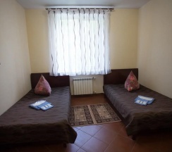 Кровать в 2-местном общем номере в Курилотрансавто