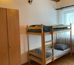 Кровать в общем номере в Hostel POPLAWOK