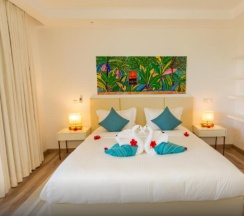 Вилла с бассейном с 4 комнатами в Valmer Resort