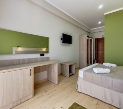 Корпус Династия Стандарт с Видом на Парк в Family Pride Inn Прайд