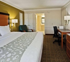 Двухместный номер двуспальная кровать в La Quinta Inn by Wyndham Orlando Airport West