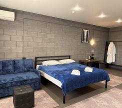 Трехместный номер с балконом в Hotel Loft