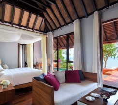 Семейный люкс с 2 комнатами seafront двуспальная кровать в Renaissance Koh Samui Resort & Spa