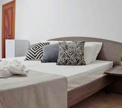 Семейный пятиместный номер в Белое солнце