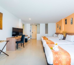 Четырёхместный номер в The Lantern Resorts Patong