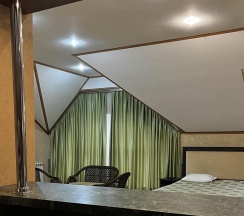 Номер люкс премиум с 2 двуспальными кроватями в Адам