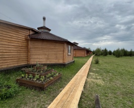 Семейный номер Comfort с красивым видом из окна в Саянский Марал Аршан