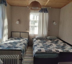 Комната эконом с 1 односпальной и 1 двуспальной кроватью в Соловки