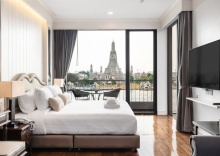 Люкс Executive с балконом и с видом на реку в ARUN Riverside Bangkok