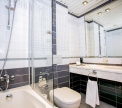 Двухместный номер Deluxe с видом на горы двуспальная кровать в Hotel Marinela Sofia