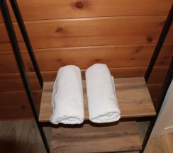 Коттедж с балконом и с красивым видом из окна в Красные Скалы