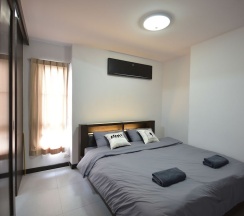 Люкс с балконом в LOFT Salaya